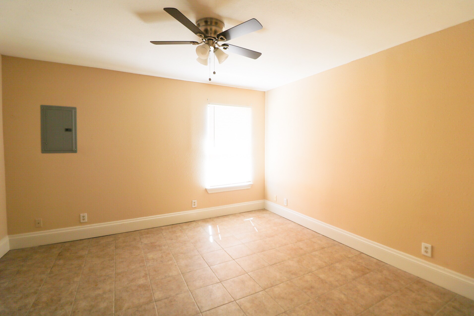 300 N Grande Ave, Encinal, TX 78019 Multifamily for Sale