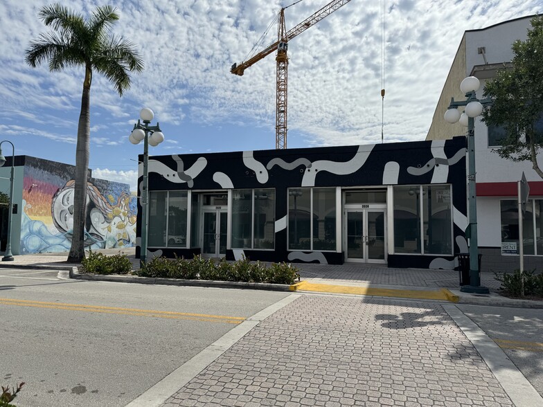 2020 Harrison St, Hollywood, FL for lease - Building Photo - Image 2 of 11