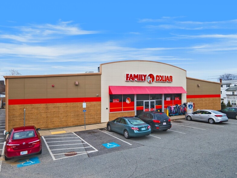 989 Main St, West Warwick, RI for sale - Building Photo - Image 2 of 4