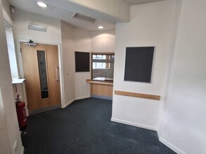 10 The Cmn, Leicester for lease Interior Photo- Image 2 of 5