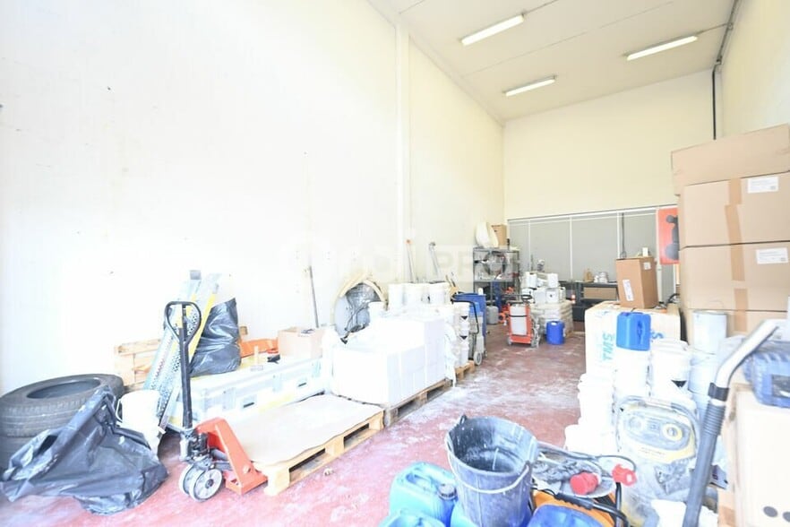 Flex in Saint Quentin Fallavier for lease - Interior Photo - Image 3 of 8