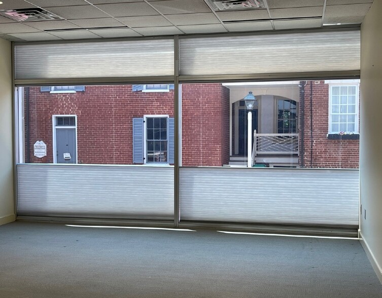 401 E Market St, Charlottesville, VA for lease - Interior Photo - Image 3 of 14