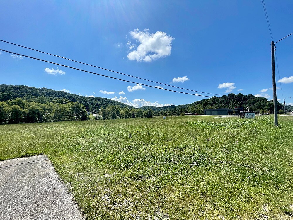 1577 W Jackson Blvd, Jonesborough, TN 37659