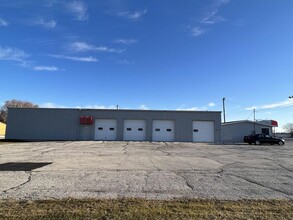 3724 Calumet Ave, Manitowoc, WI for lease Building Photo- Image 2 of 12