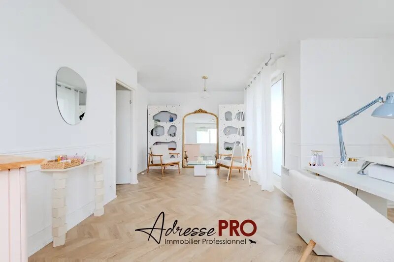 Retail in Bègles for lease - Interior Photo - Image 2 of 6