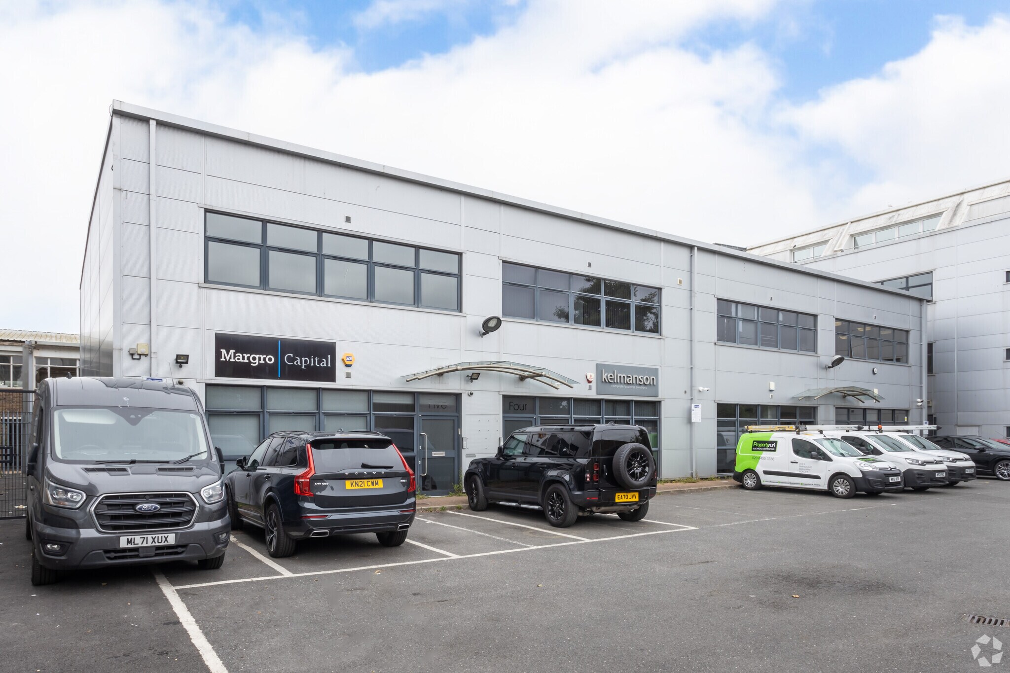 Stirling Way, Borehamwood for sale Primary Photo- Image 1 of 1