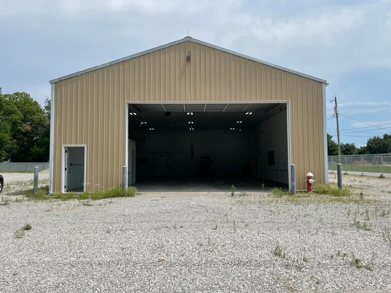 1600-1602 Centreville Ave, Belleville, IL for lease - Building Photo - Image 2 of 6