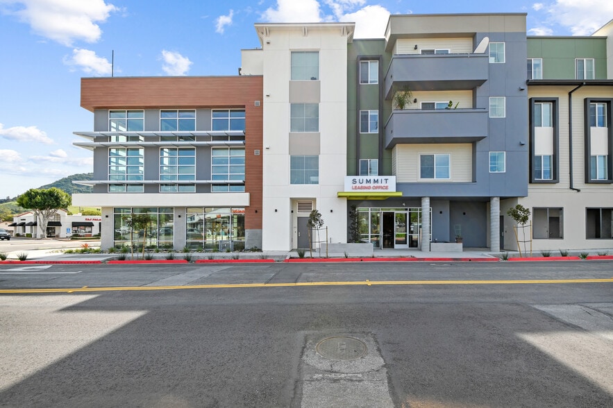 790 E Foothill Blvd, San Luis Obispo, CA for lease - Building Photo - Image 2 of 7