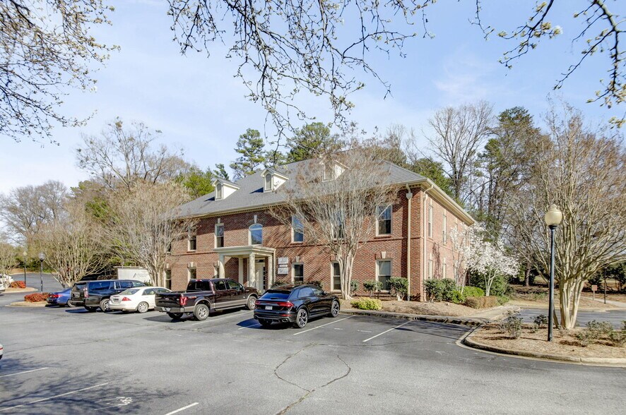 109 Laurens Rd, Greenville, SC for lease - Building Photo - Image 2 of 38