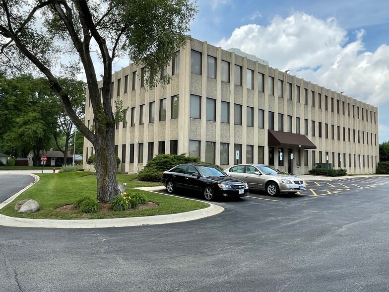 115 S Wilke Rd, Arlington Heights, IL for lease - Building Photo - Image 1 of 6