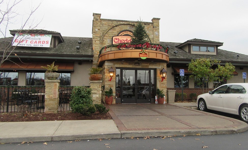 701 Campbell Ln, Bowling Green, KY for sale - Primary Photo - Image 1 of 1