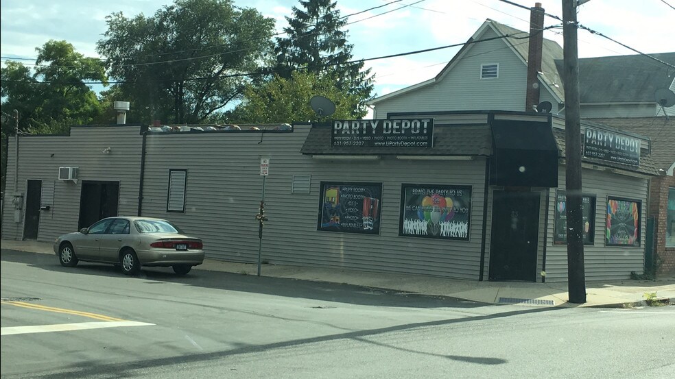 83 W Hoffman Ave, Lindenhurst, NY for sale - Building Photo - Image 1 of 1