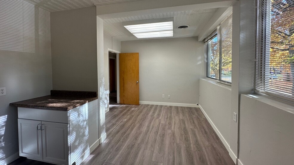 1717 Olympia Way, Longview, WA for lease - Building Photo - Image 3 of 8