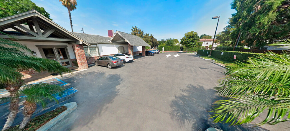 13300 Ventura Blvd, Sherman Oaks, CA for lease - Building Photo - Image 2 of 6