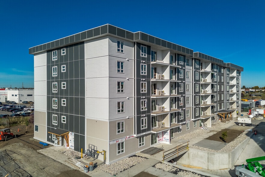 1070 Noëlla Leclair Way, Ottawa, ON for lease - Primary Photo - Image 1 of 5