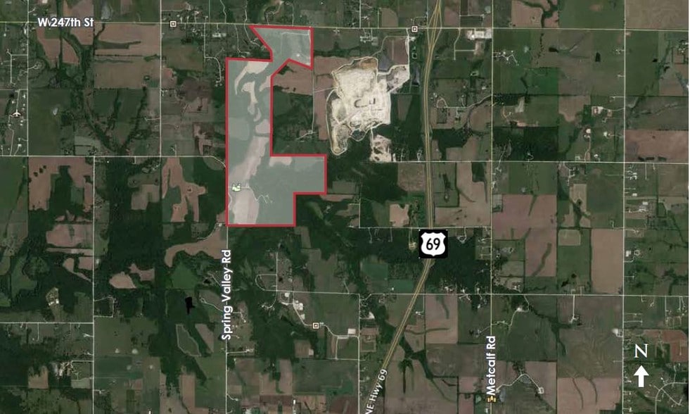 25695 Spring Valley Rd, Bucyrus, KS 66013