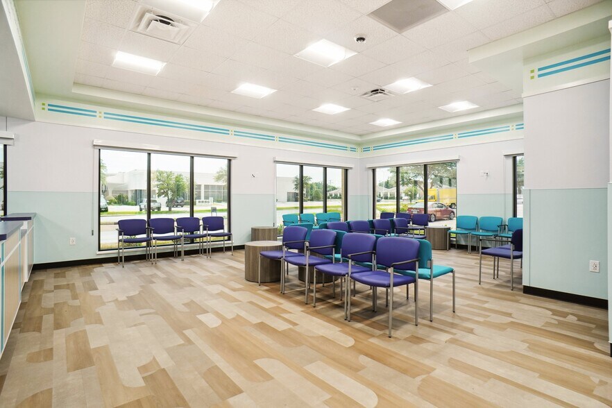 6825 Manhattan Blvd, Fort Worth, TX for sale - Interior Photo - Image 2 of 19