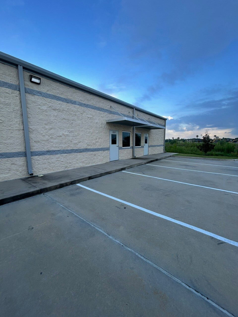 351 Columbia Memorial Pky, Kemah, TX for lease Interior Photo- Image 1 of 4