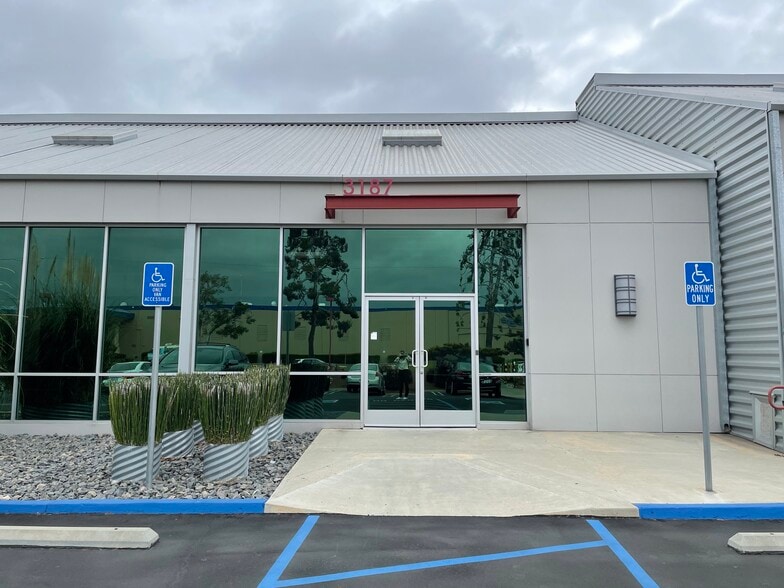3185-3189 Pullman St, Costa Mesa, CA for lease - Primary Photo - Image 1 of 21