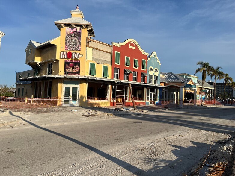 237 Old San Carlos Blvd, Fort Myers, FL for sale - Building Photo - Image 1 of 1