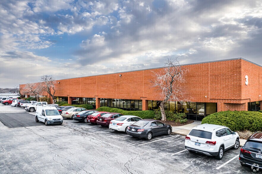 9851-9875 Widmer Rd, Lenexa, KS for lease - Building Photo - Image 2 of 4