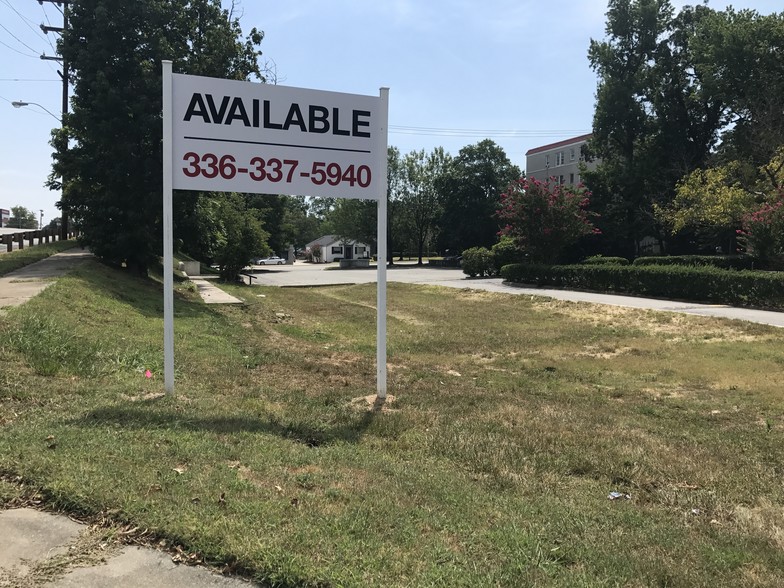 111 W Wendover Ave, Greensboro, NC for sale - Building Photo - Image 1 of 1