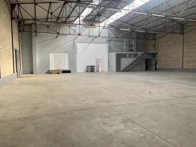 Flex in Dijon for lease - Interior Photo - Image 1 of 11