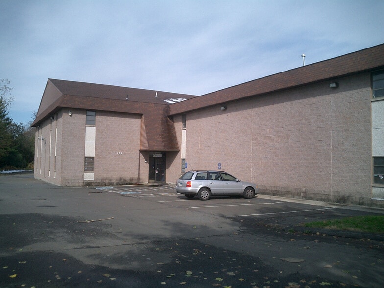 198 State St, North Haven, CT for lease - Building Photo - Image 3 of 3