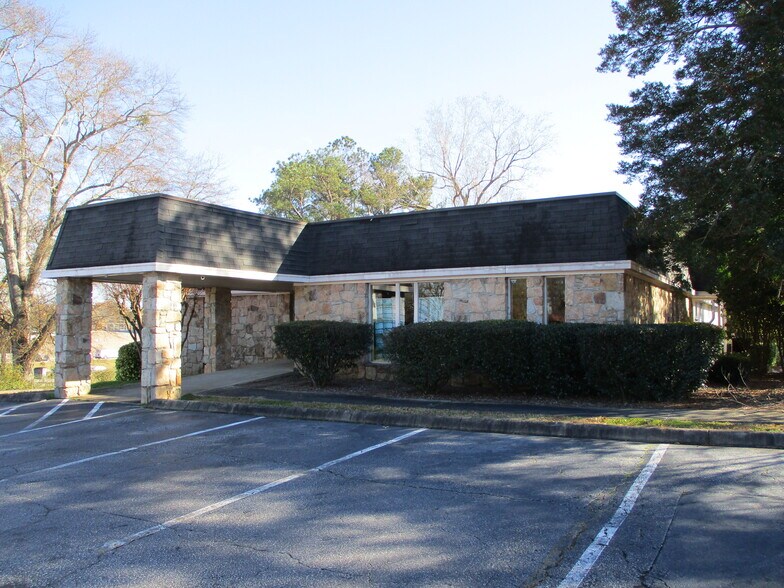 696 Concord Rd, Smyrna, GA 30082