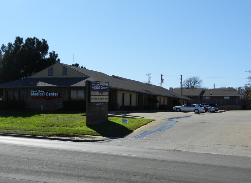 4230 W Green Oaks Blvd, Arlington, TX for sale - Building Photo - Image 1 of 1