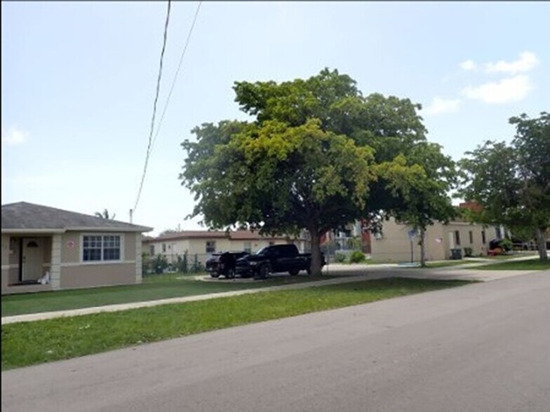 324 Foster Rd, Hallandale Beach, FL for sale - Building Photo - Image 3 of 4