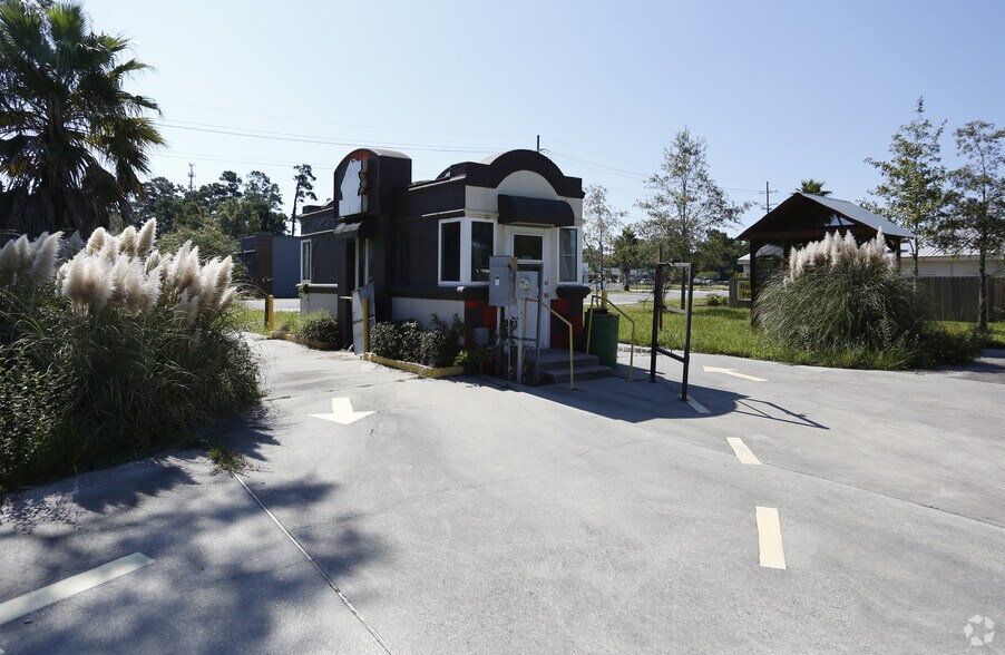 928 Girod St, Mandeville, LA 70448