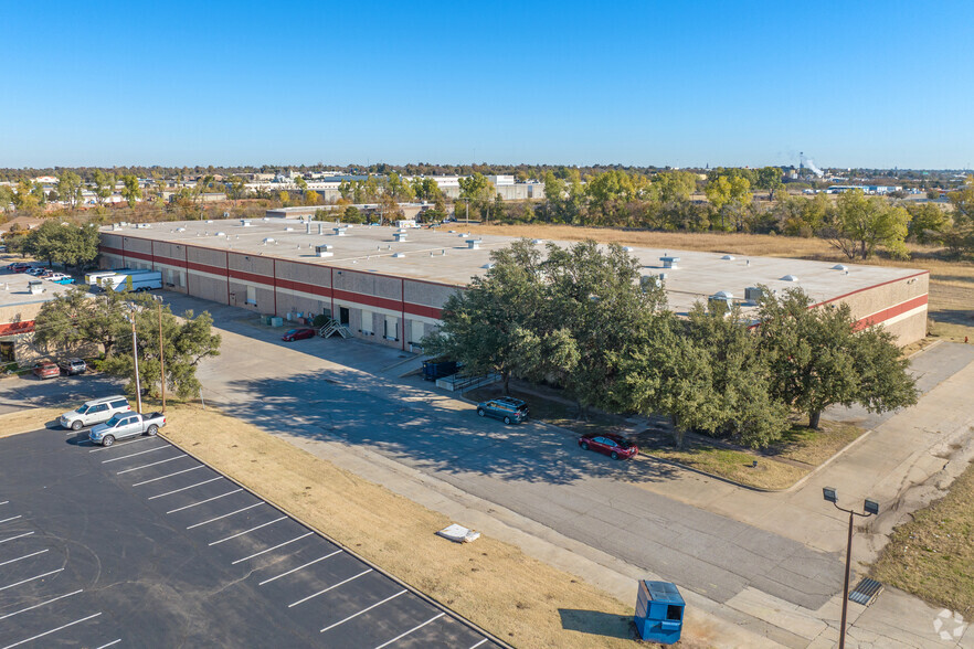 306 N Meridian Ave, Oklahoma City, OK for lease - Building Photo - Image 1 of 4