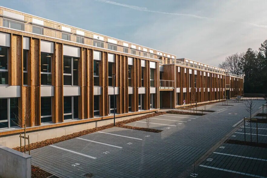 Office in Saint-Jacques-de-la-Lande for lease - Building Photo - Image 3 of 3