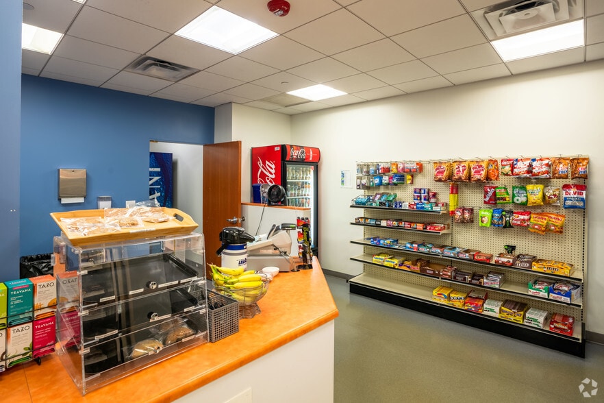 1 Corporate Dr, Long Grove, IL for lease - Interior Photo - Image 3 of 18