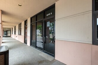 2010 E Villa Maria Dr, Bryan, TX for lease Building Photo- Image 2 of 6