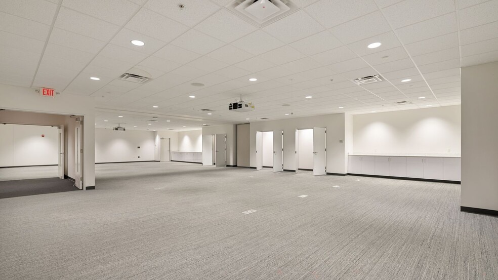 5550 Britton Pky, Hilliard, OH for lease - Building Photo - Image 2 of 33