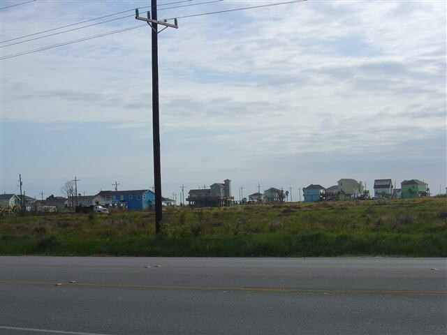 2046 Hwy 87, Crystal Beach, TX for sale - Primary Photo - Image 1 of 1