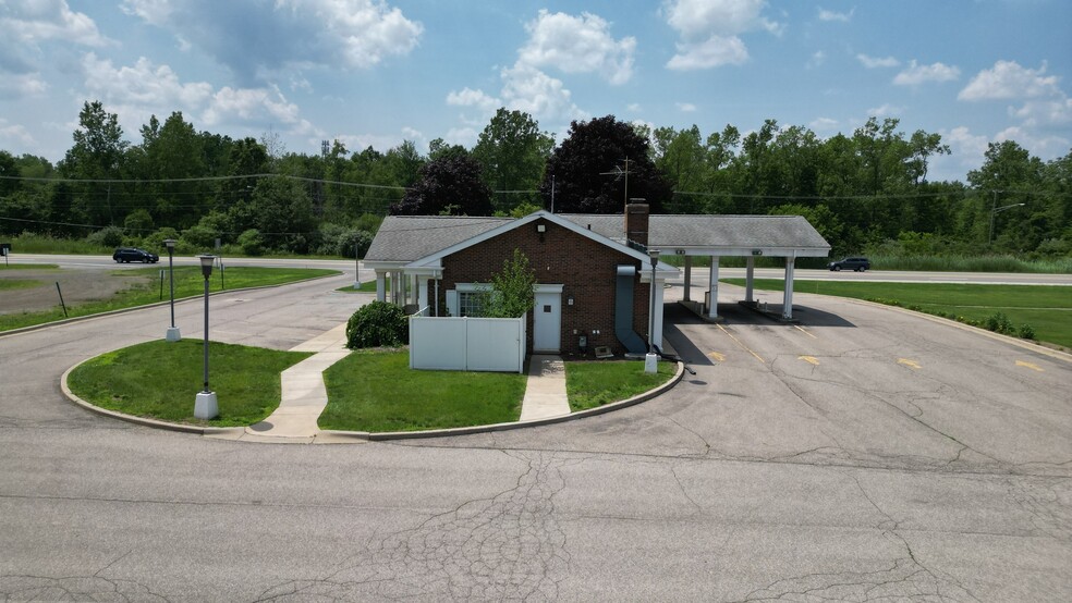 21333 Telegraph Rd, Brownstown Township, MI for sale - Building Photo - Image 3 of 13