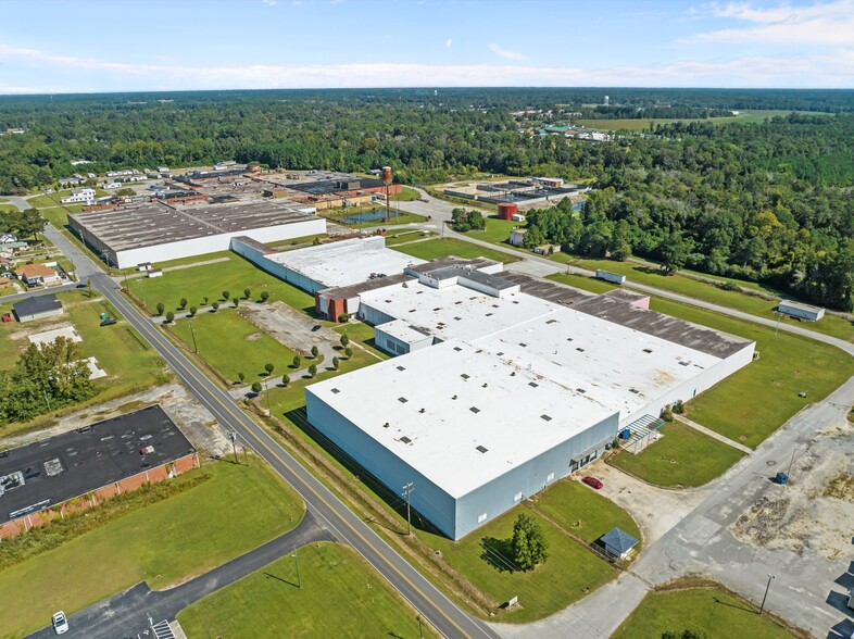 601-605 Old Wilmington Rd, Wallace, NC for lease - Aerial - Image 2 of 18