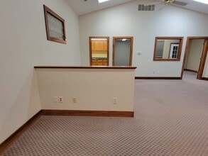 2652 Hidden Valley Rd, Pittsburgh, PA for sale Interior Photo- Image 2 of 9