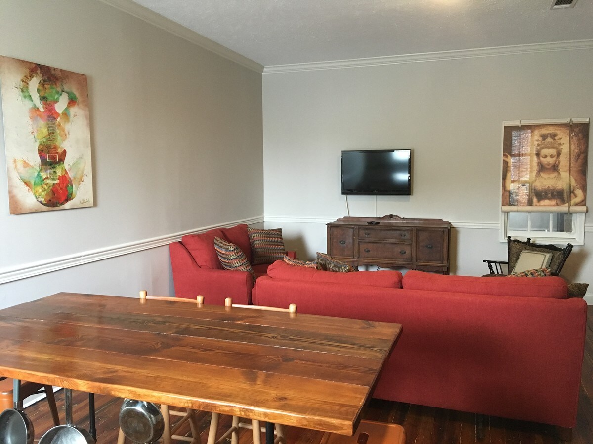 141 W Peace St, Canton, MS 39046