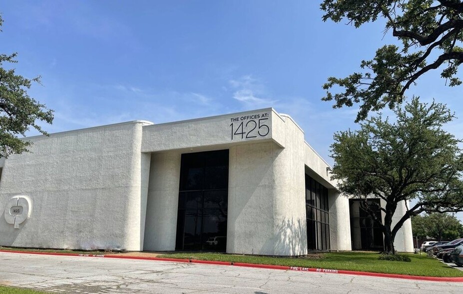 1425 W Pioneer Dr, Irving, TX for lease - Building Photo - Image 1 of 10