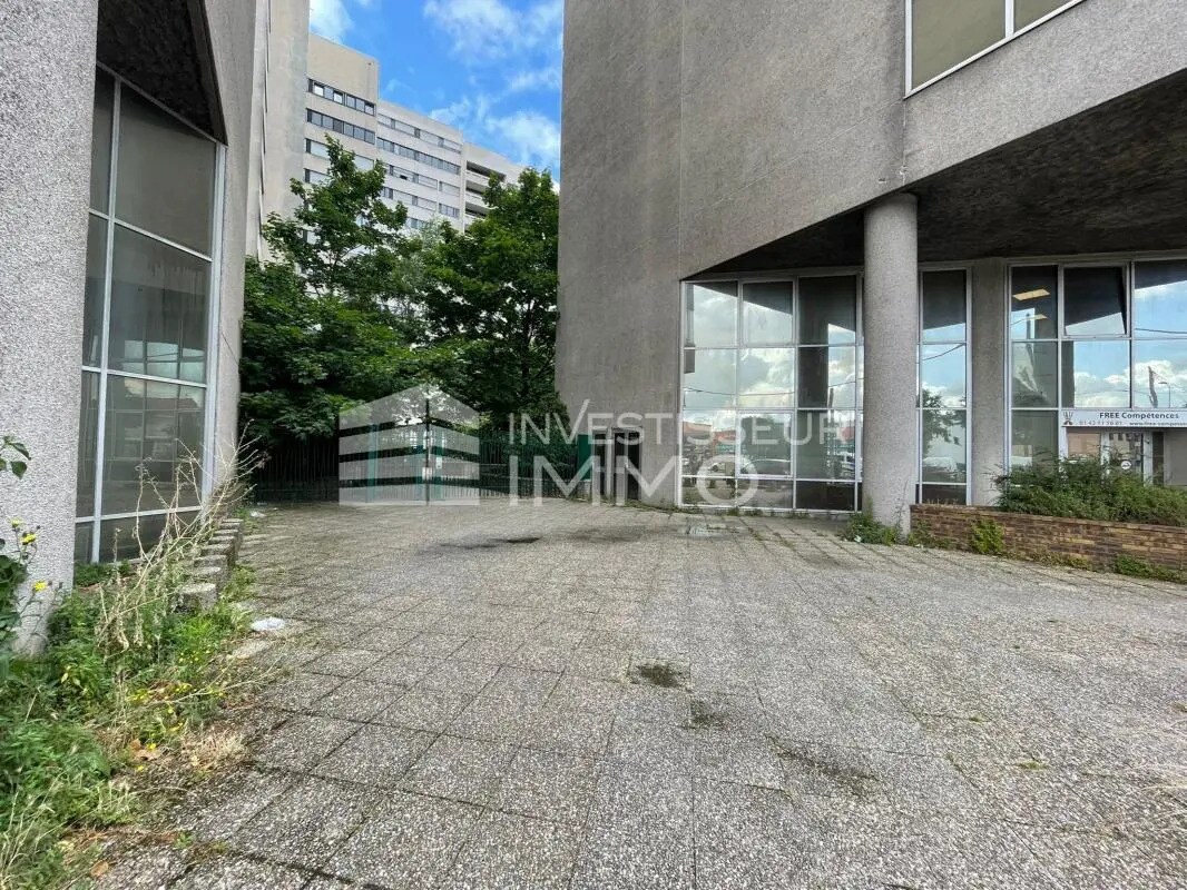 Flex in Villejuif for lease Building Photo- Image 1 of 2