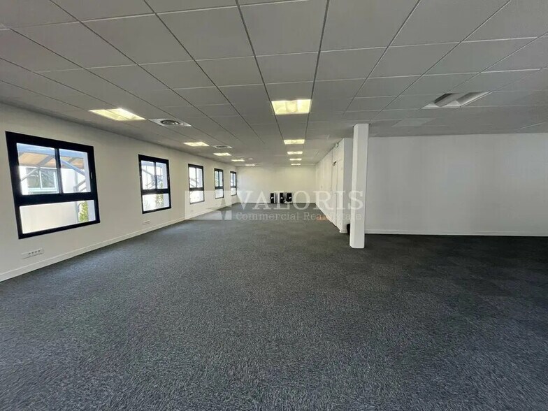 Office in Aix-en-Provence for lease - Interior Photo - Image 3 of 10