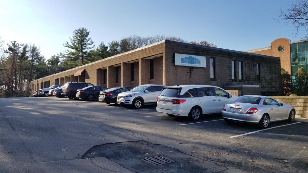 318-320 Bear Hill Rd, Waltham, MA for lease - Building Photo - Image 1 of 12