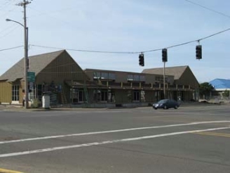 650 NW Hemlock St, Waldport, OR for sale - Primary Photo - Image 1 of 1