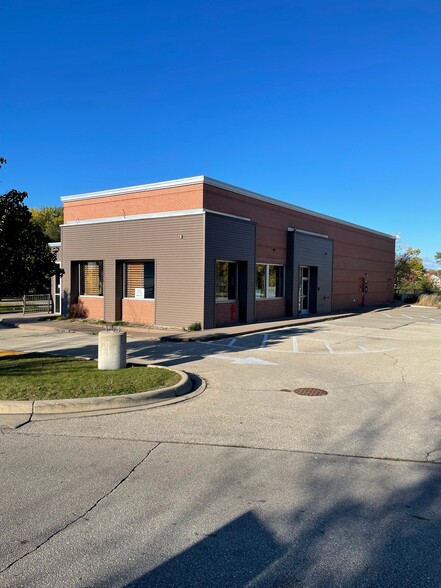 606 E Main St, Sun Prairie, WI for sale - Building Photo - Image 3 of 5