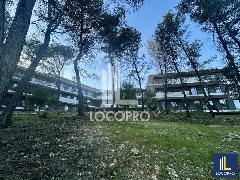 Office in Valbonne for lease - Building Photo - Image 2 of 12