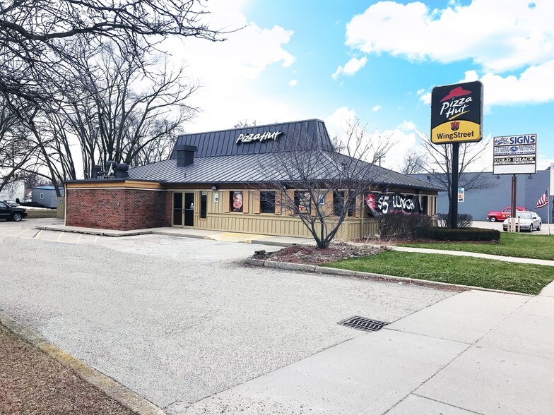 50851 Van Dyke Ave, Utica, MI 48317